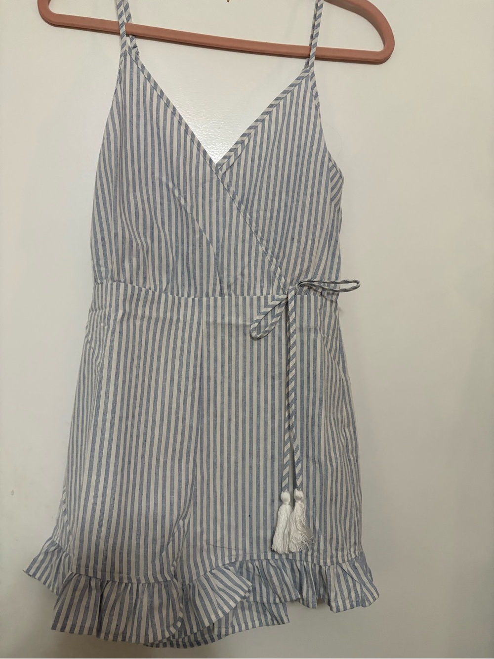 Romper ruffle leg short small